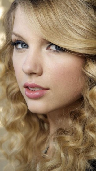 Taylor Swift Blonde