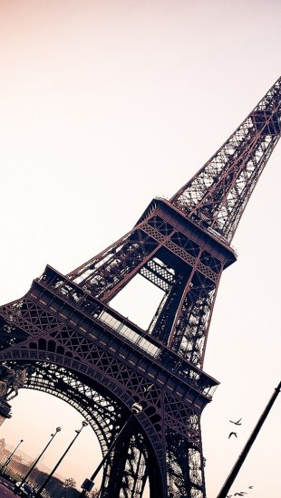 The iPhone Wallpapers » Eiffel Tower Paris