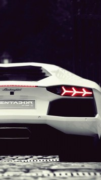 White Lamborghini Aventador