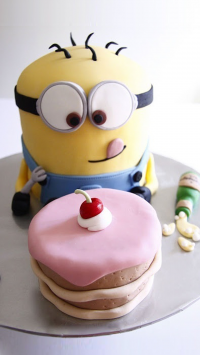 Minion Happy Birthday Cake