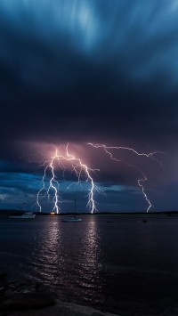 Storm-in-the-Port-200x355